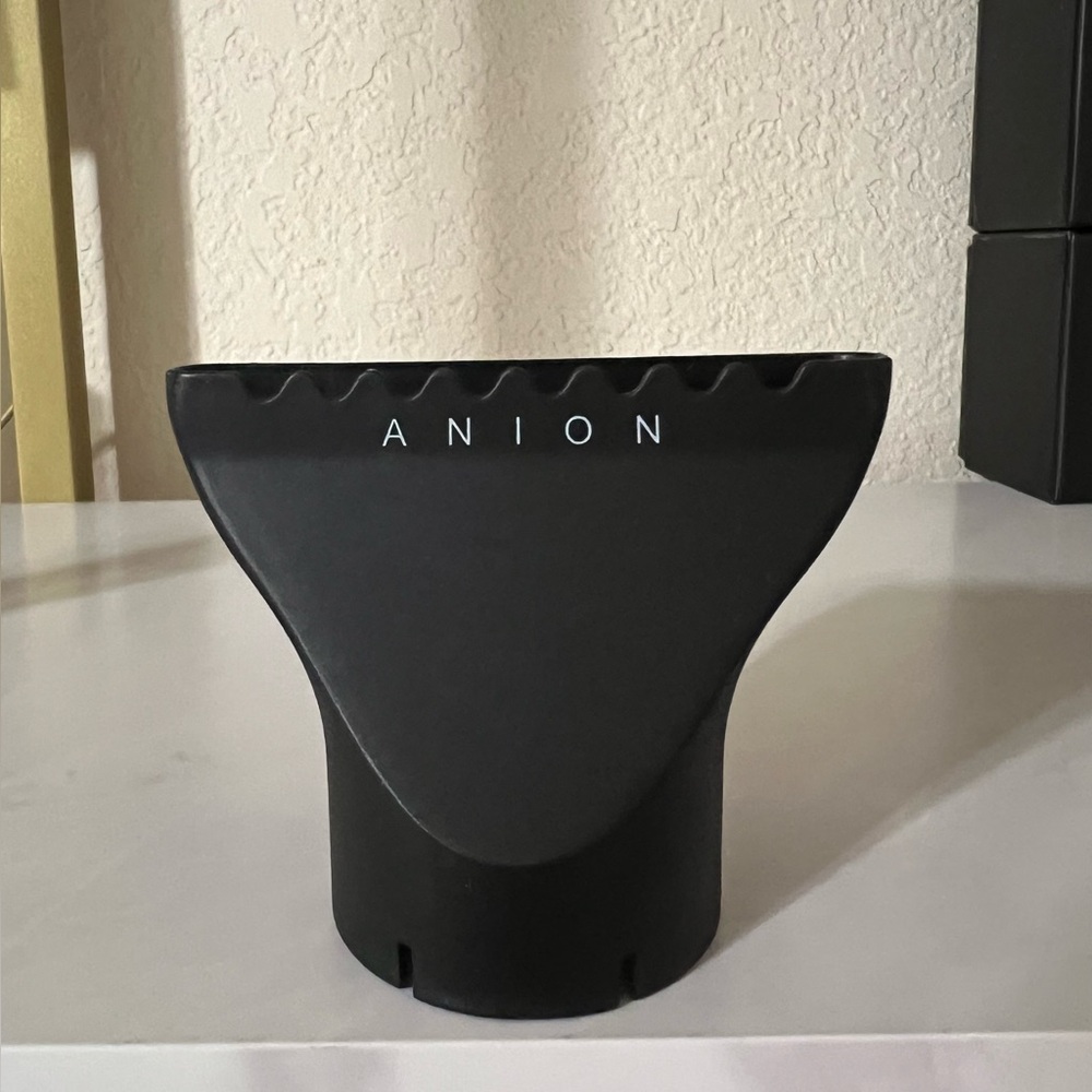 NEW OSFM Black Blow Dryer Attachment